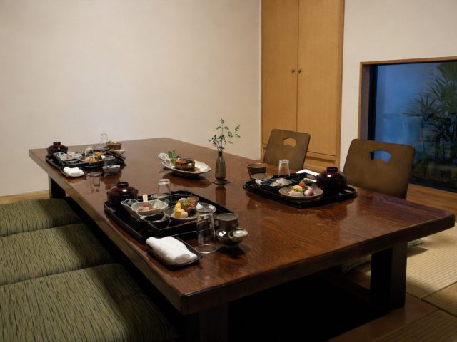 個室 テーブル