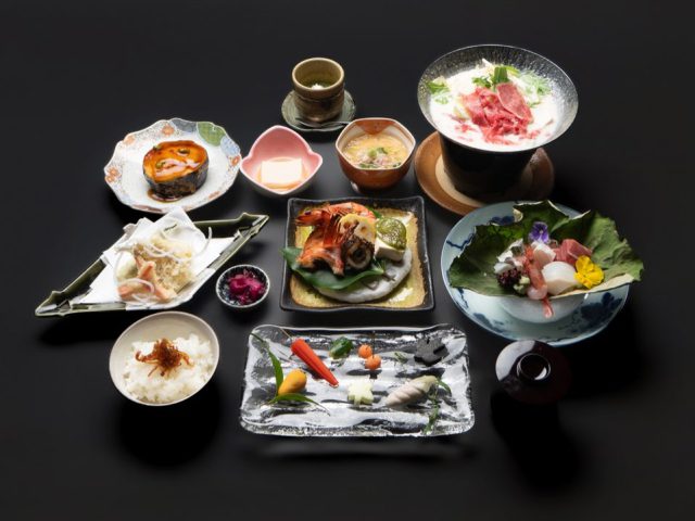 夜の会席料理